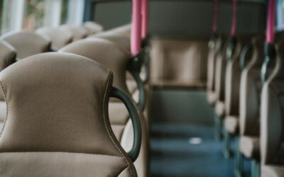 Bezpieczeństwo w trasie – o czym pamiętać w autokarze?